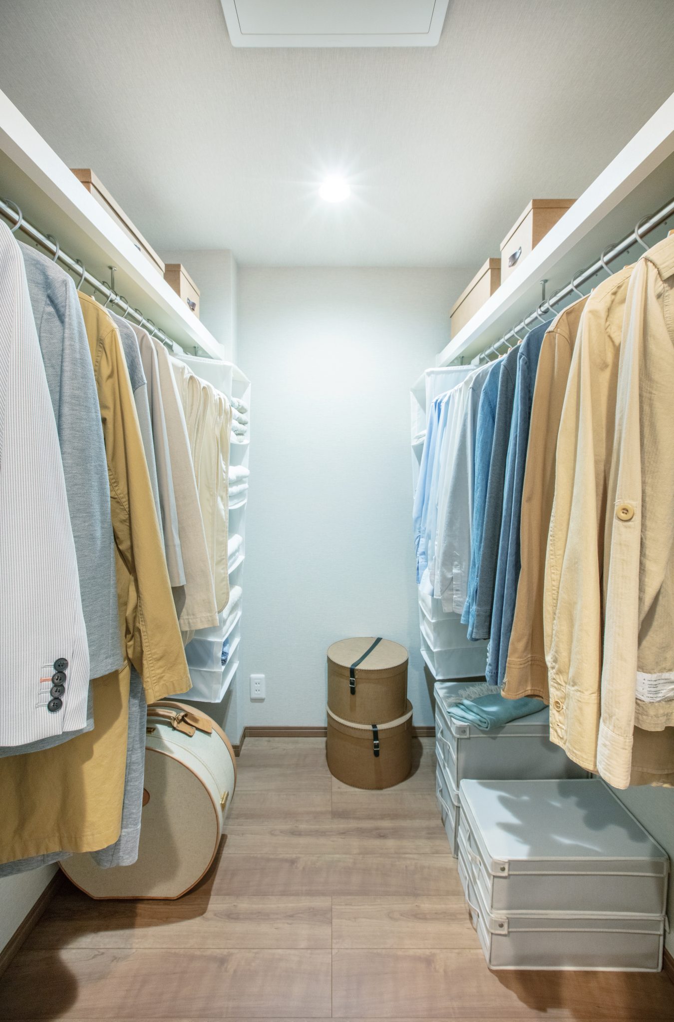 【注文住宅】ウォークインクローゼットを作る際に気を付けることは?広さの目安も紹介 | 住まいづくりに役立つ情報サイト「home tag」