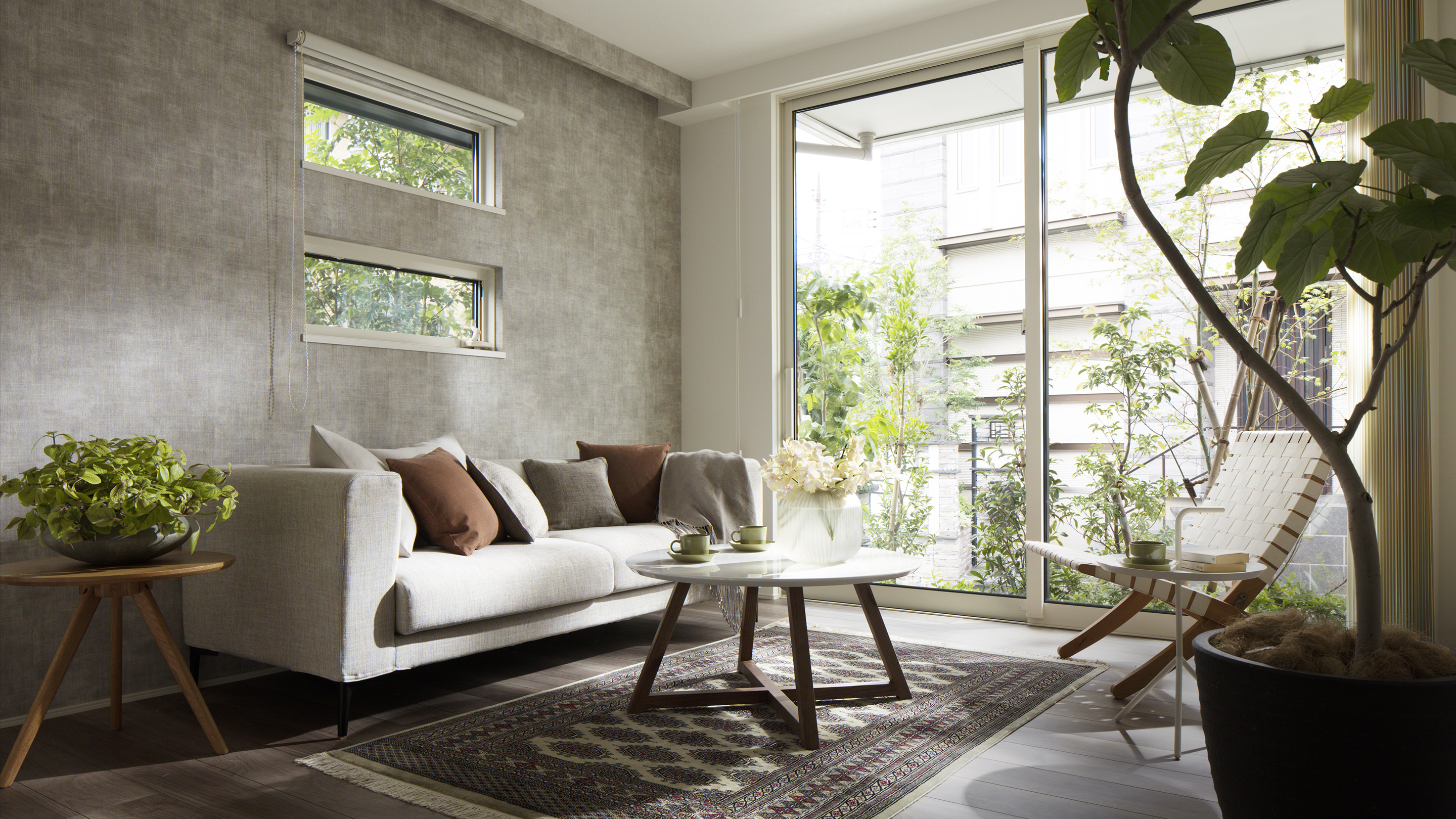 寛ぎを深める住空間の創造を追求し、素材ひとつにまで吟味を重ねた邸宅。