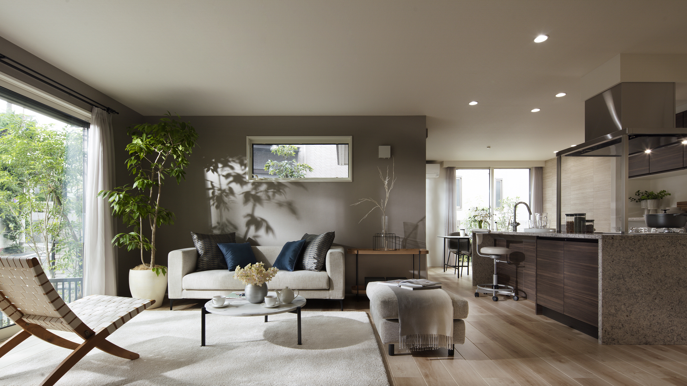 光と風、そして、緑景をとり込む、穏やかな空気が流れる、心地いい空間。