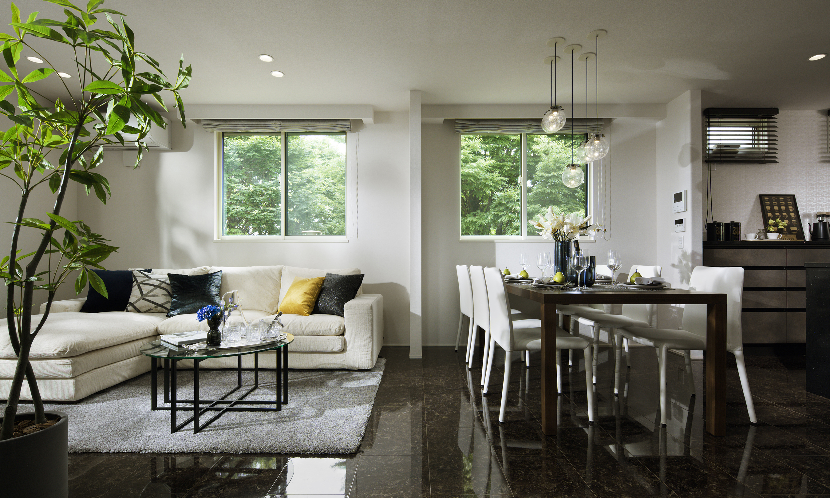 都市型住宅でありながら、光や風、綠景を取り込む住まいを。