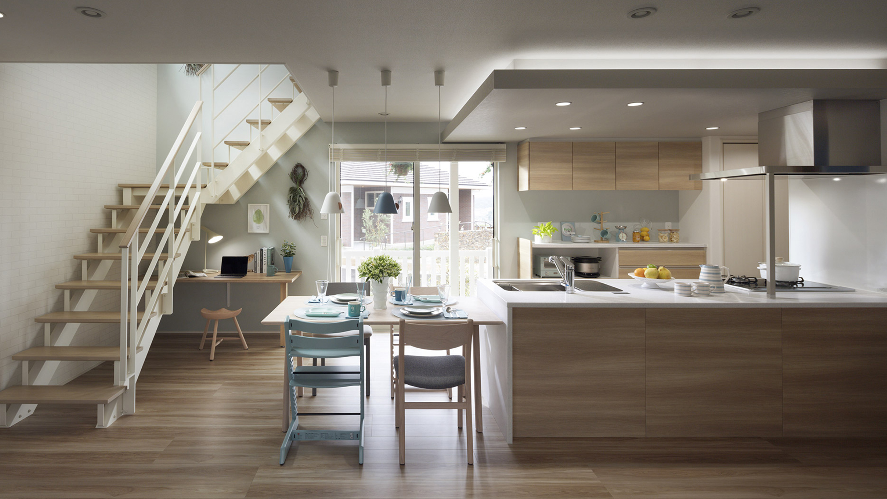 太陽光発電などの創エネルギー設備、ムダの少ない効率的な空調システムなどを導入した地球環境負荷を低減する家。