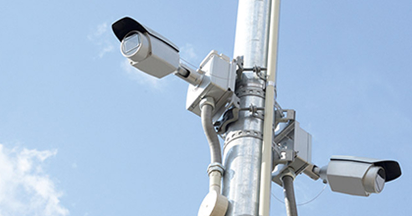 街や森の入口、公園、街区内など20か所に防犯カメラを設置。