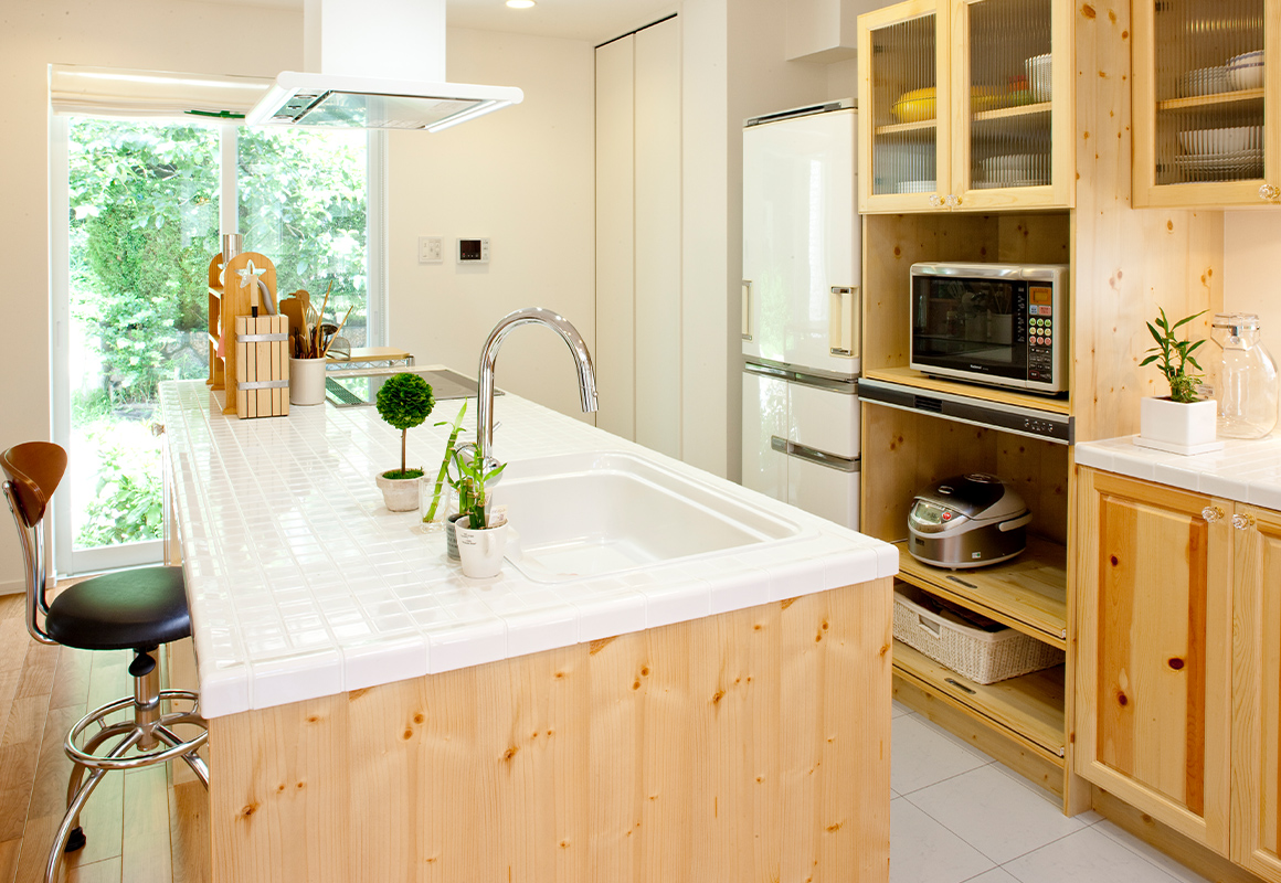 カントリー調のおしゃれなキッチンがあるお住まい