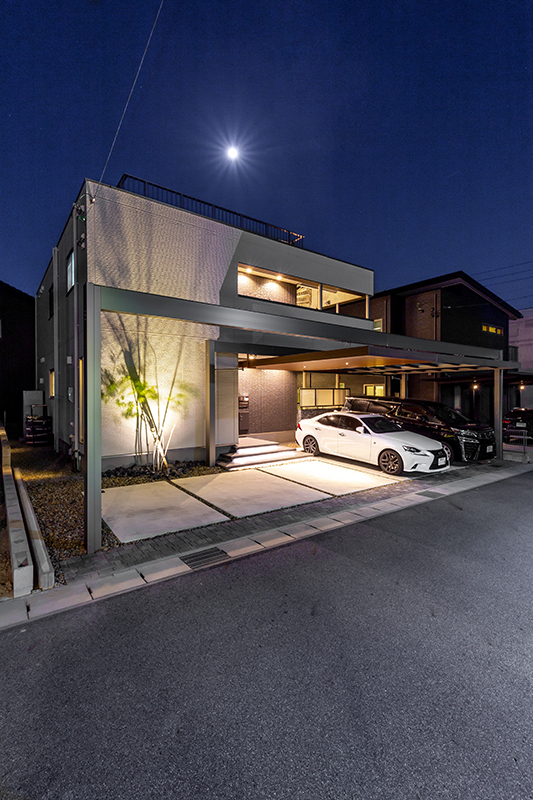 キューブをベースにしたスタイリッシュな住まい