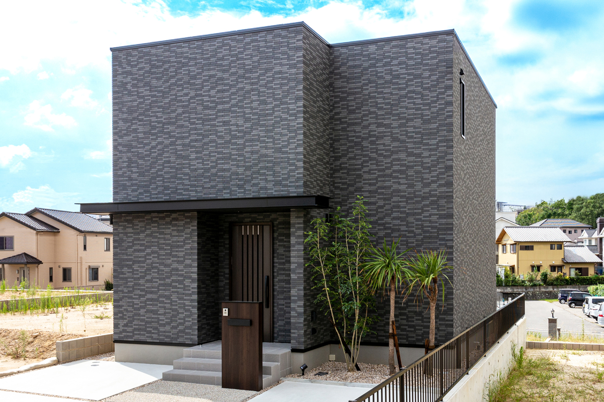 シンプルモダンでスタイリッシュなタイルの住まい