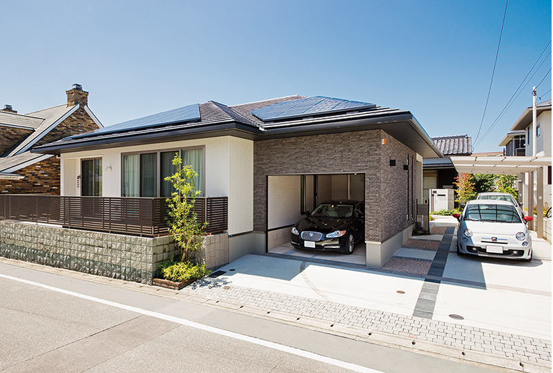【62坪・平屋】ご主人こだわりが詰まった、家族からも大好評なビルトインガレージのある住まい