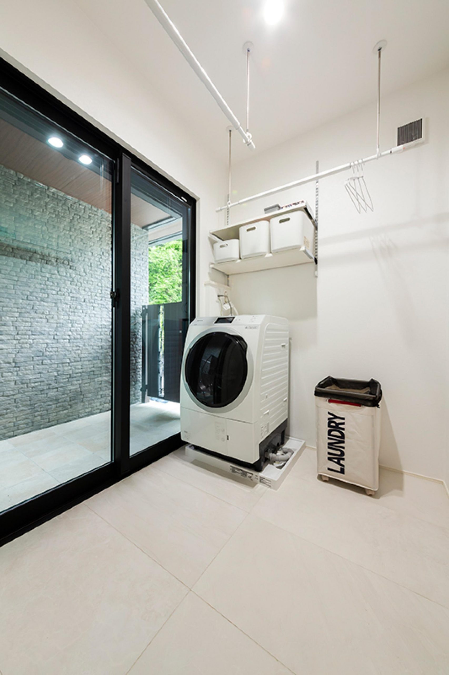 ランドリールームを快適に使うための設備・収納アイデア