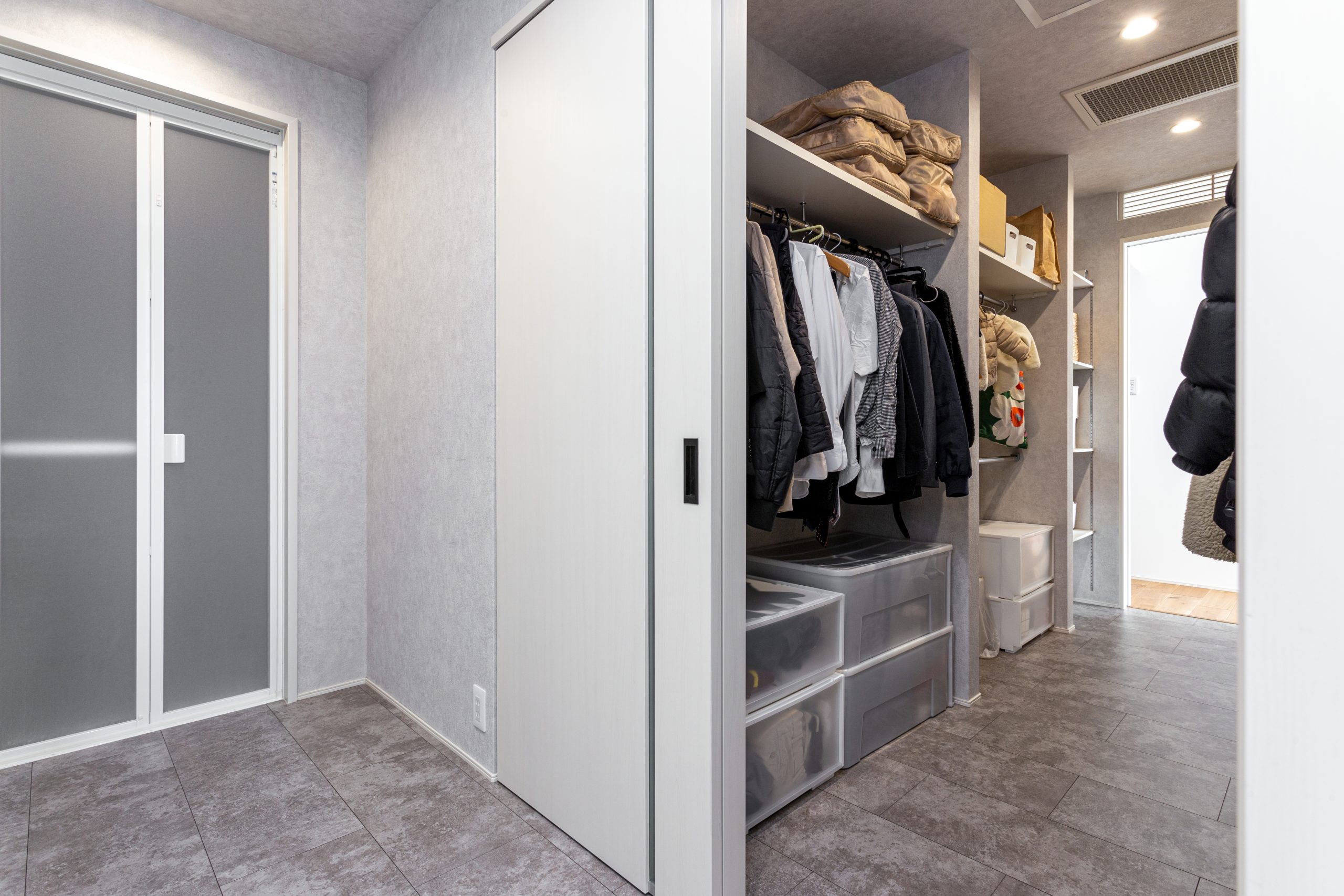 リビングと洗面室が直結するウォークスルークローゼット回遊動線