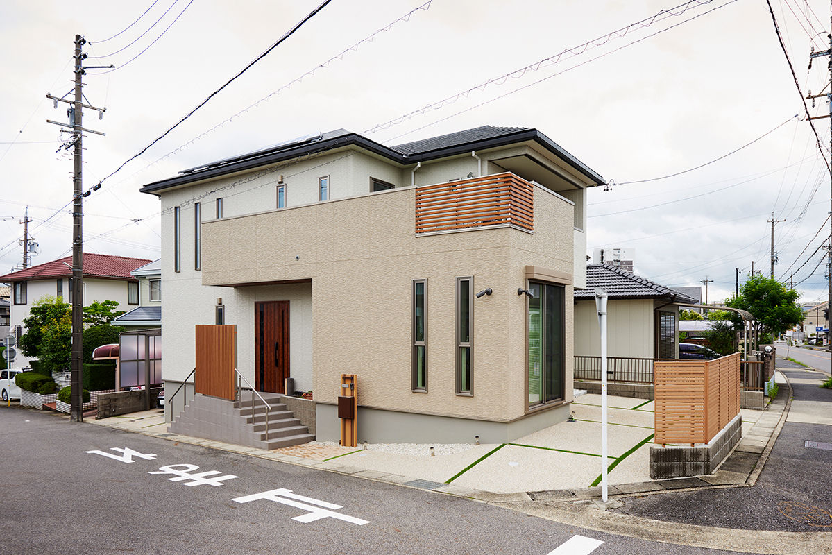 ひろびろとした駐車場がある住まい