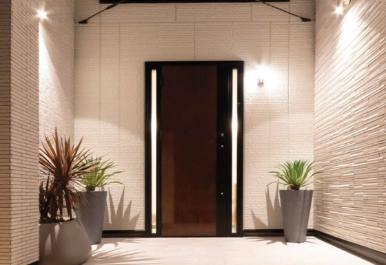 吹き抜け空間を設けたエントランス