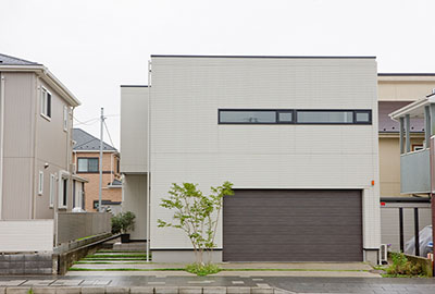 外観画像／インナーガレージのある　機能性に優れたモダンな住まい