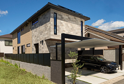 外観画像／こだわり満載のホームシアターで、愛犬と共に大人の時間を愉しむ家。