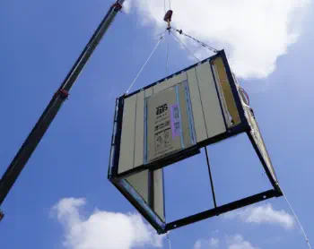建設地で据付へ画像