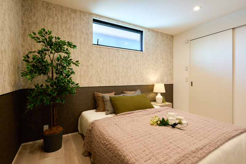 静寂と安らぎに包まれるホテルライクな主寝室